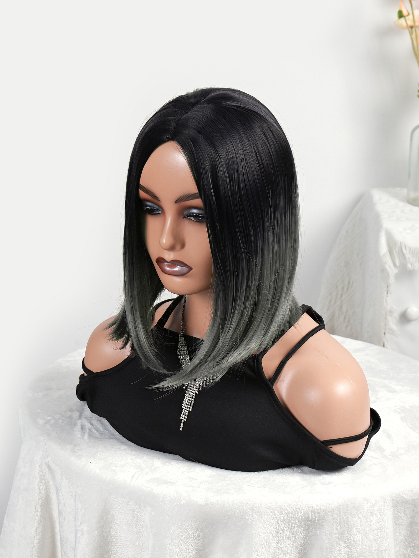 Cross-border European and American wigs, short hair for women, fluffy face shaping, mid-parted type false headwear factory direct sales newlook Application Scenario