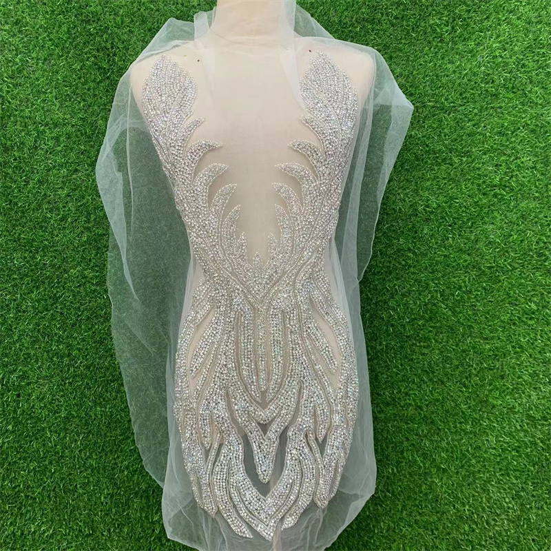 The latest feature: Front V-neck hand-stitched beaded wedding dress decorative decals Specification image