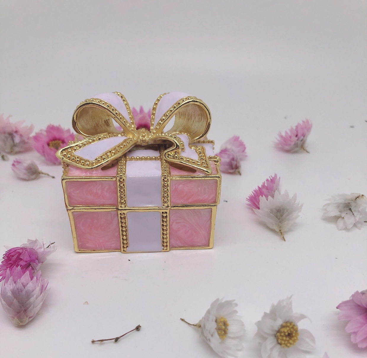 Alloy bow square box enamel jewelry box craft ornaments Specification image