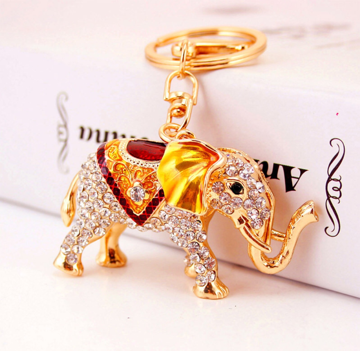 Alloy elephant keychain with diamond keychain Item Picture