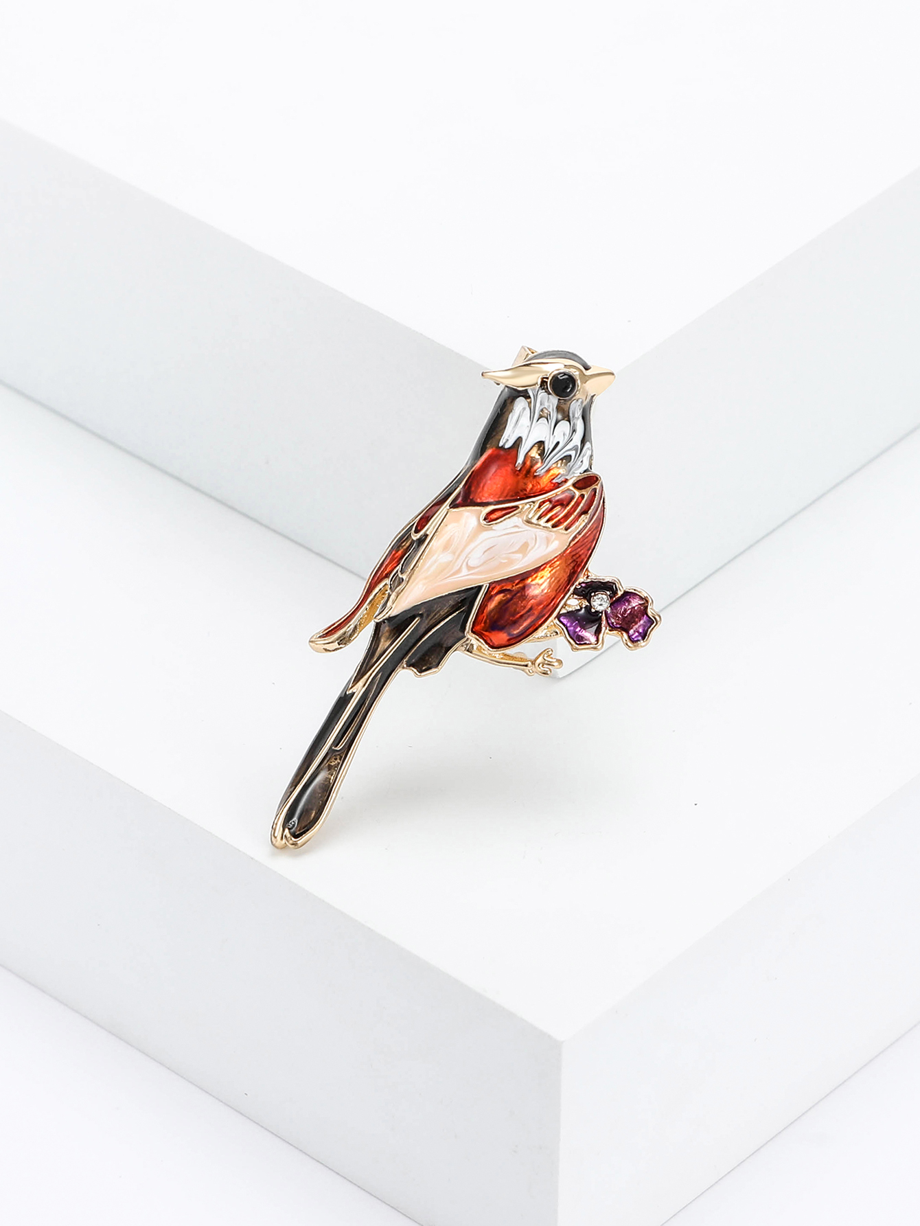 New fashionable enamel oil bird professional brooch water diamond hairdresser Korean style brooch, fashionable and niche design, high-end light luxury simple stainless steel waterproof, sweat-proof and non-fading brooch Application Scenario