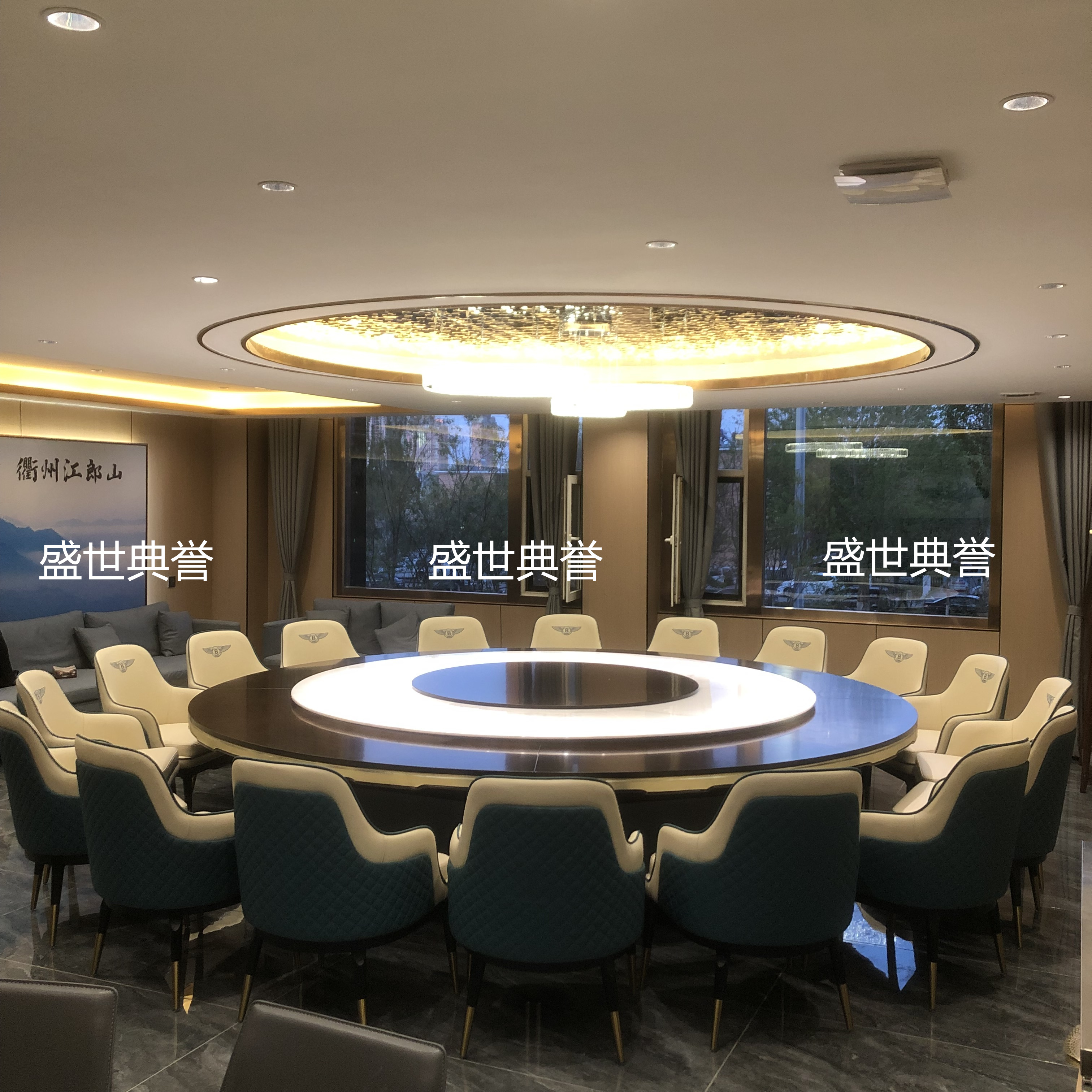 轻奢椅/实木椅白底实物图