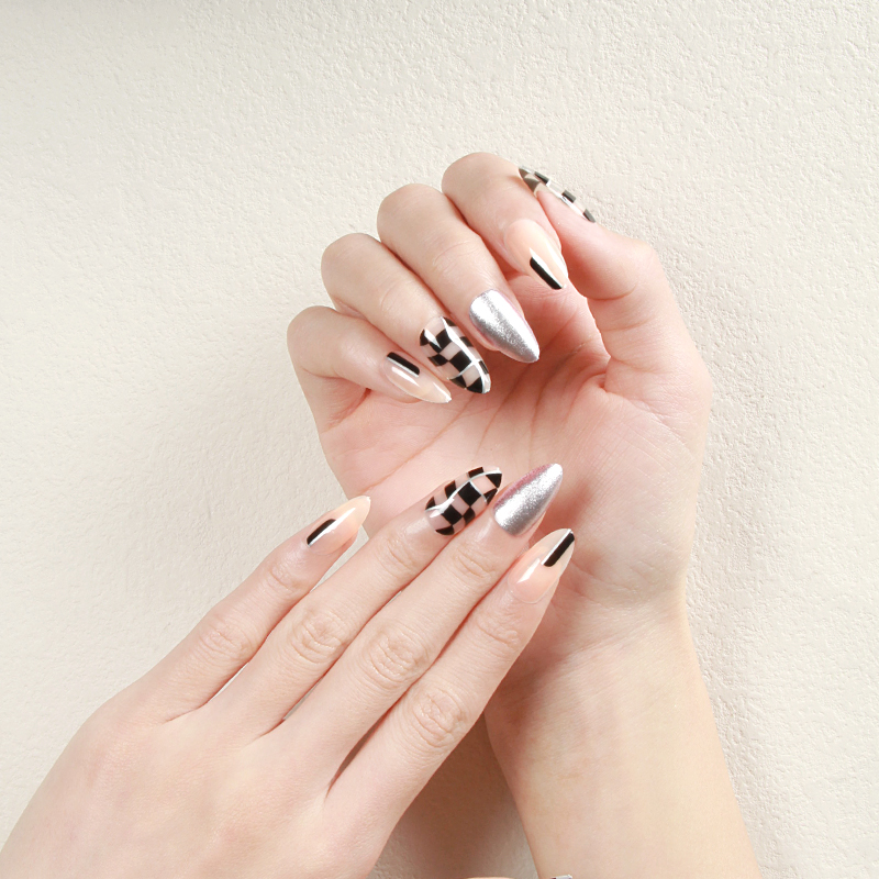 30 pieces of classic checkerboard checkered wearable nail art stickers in an INS style for fashionable nails in Europe and America details Picture