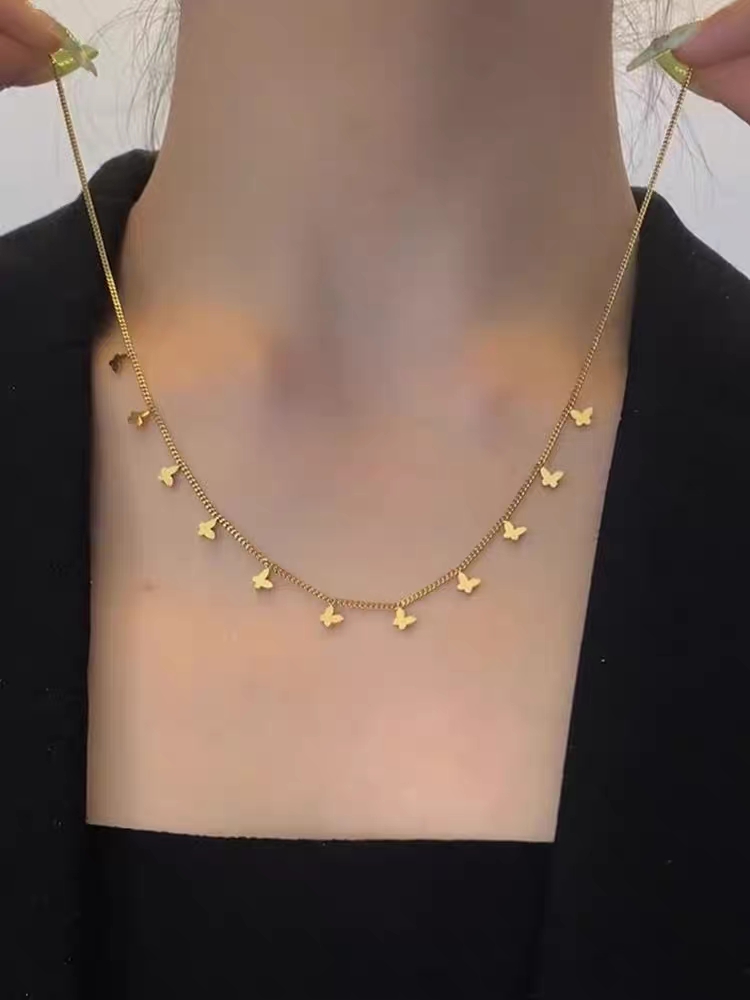 The full butterfly design collarbone chain necklace is made of titanium steel and does not fade. It is a light luxury necklace with a refined style