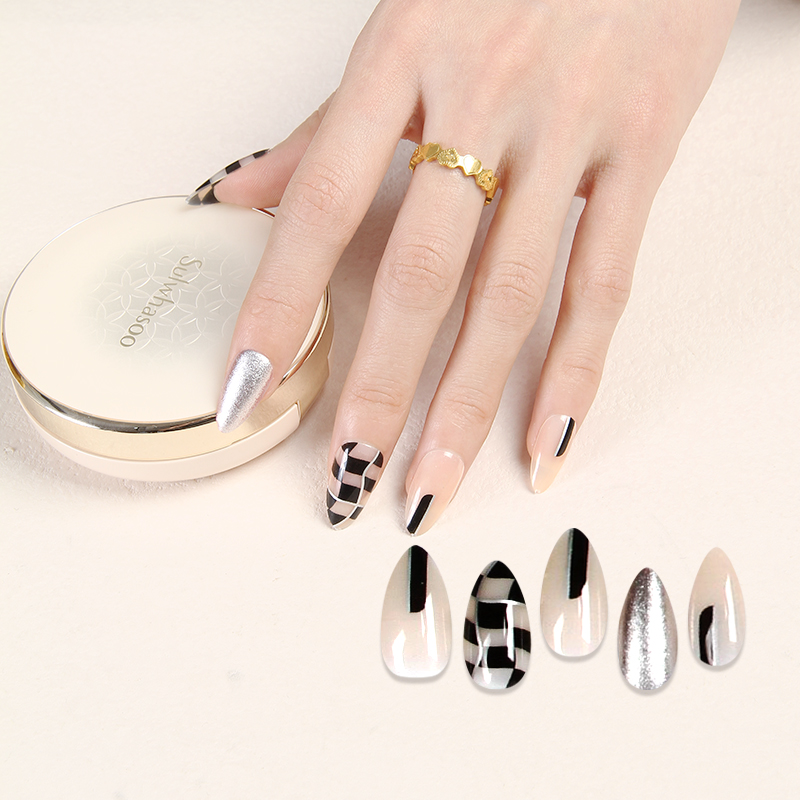 30 pieces of classic checkerboard checkered wearable nail art stickers in an INS style for fashionable nails in Europe and America Specification image
