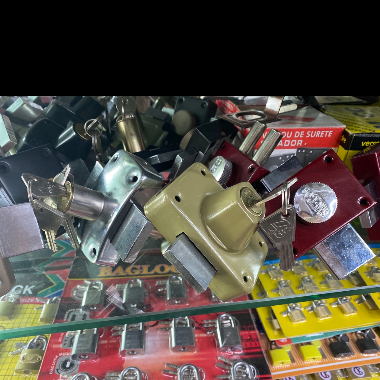 门窗锁具/防盗锁具/安全锁具/抗锯齿锁具/防撬锁具/智能锁具/抗拆锁具/可调节锁具/防盗门锁具/防盗窗锁具白底实物图