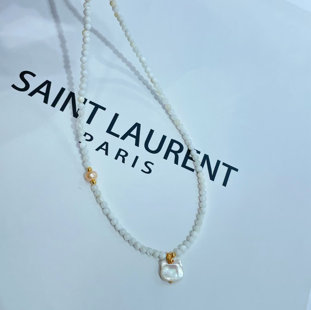 Black spinel mother-of-pearl cat collarbone chain, natural pearl necklace, versatile black necklace, simple and elegant details Picture