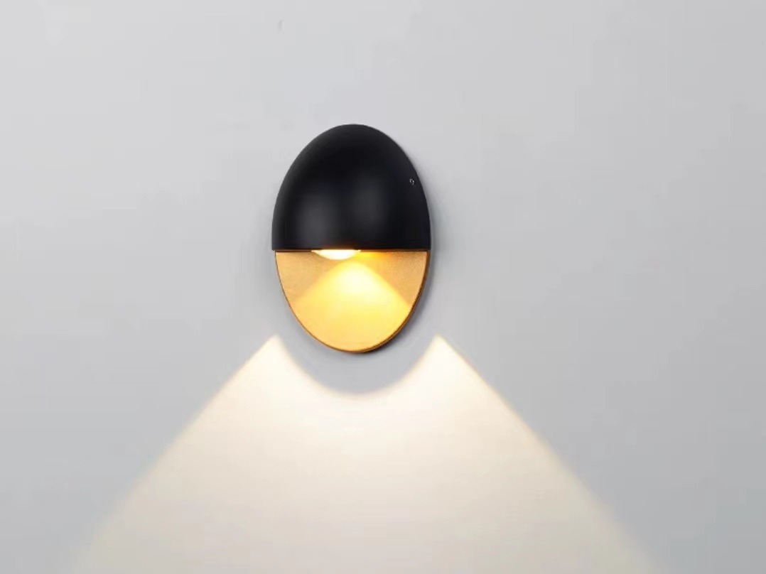 LED壁灯/防水花园灯/现代新型/室内外通用/简约时尚/压铸铝材质/节能环保/耐用耐腐/灯具安全/智能控制白底实物图