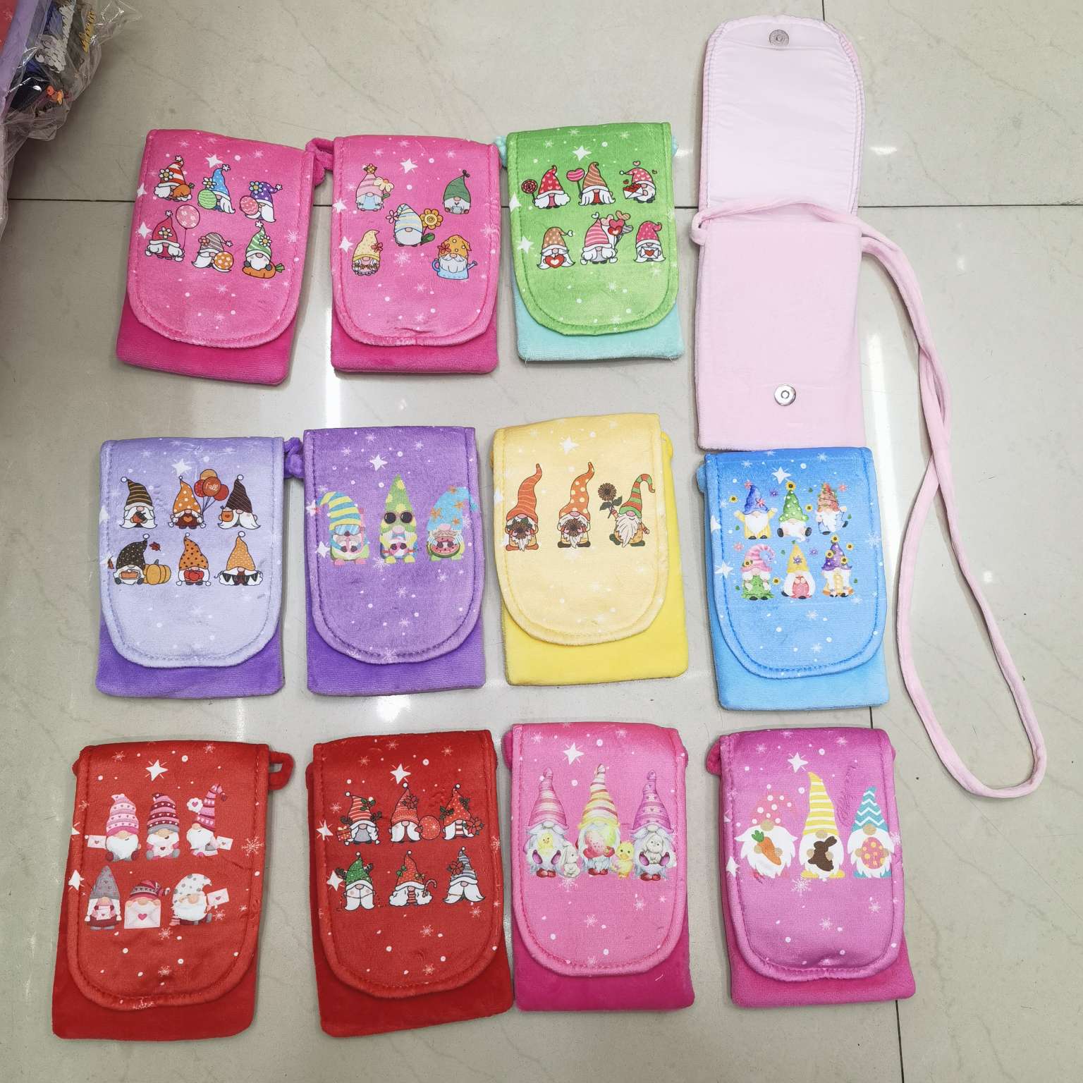 厂家批发专业生产毛绒玩具厂家直销翻盖手机包恐龙印刷热转印三丽鸥翻盖手机包恐龙挎包单肩包独角兽挎包单肩包斜挎包毛绒玩具  详情图13