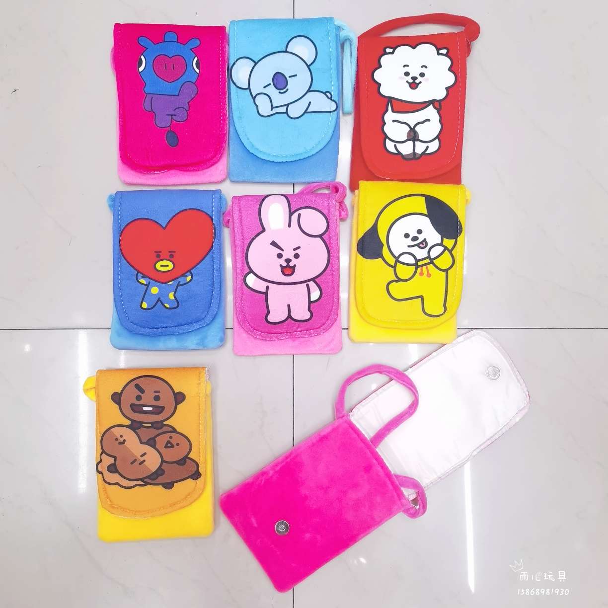 2023新款跨境爆款印刷手机包。翻盖手机包 印刷热转印三丽鸥翻盖手机包单层翻盖手机包斜挎包毛绒挎包单肩包卡通印刷手机包 详情图5