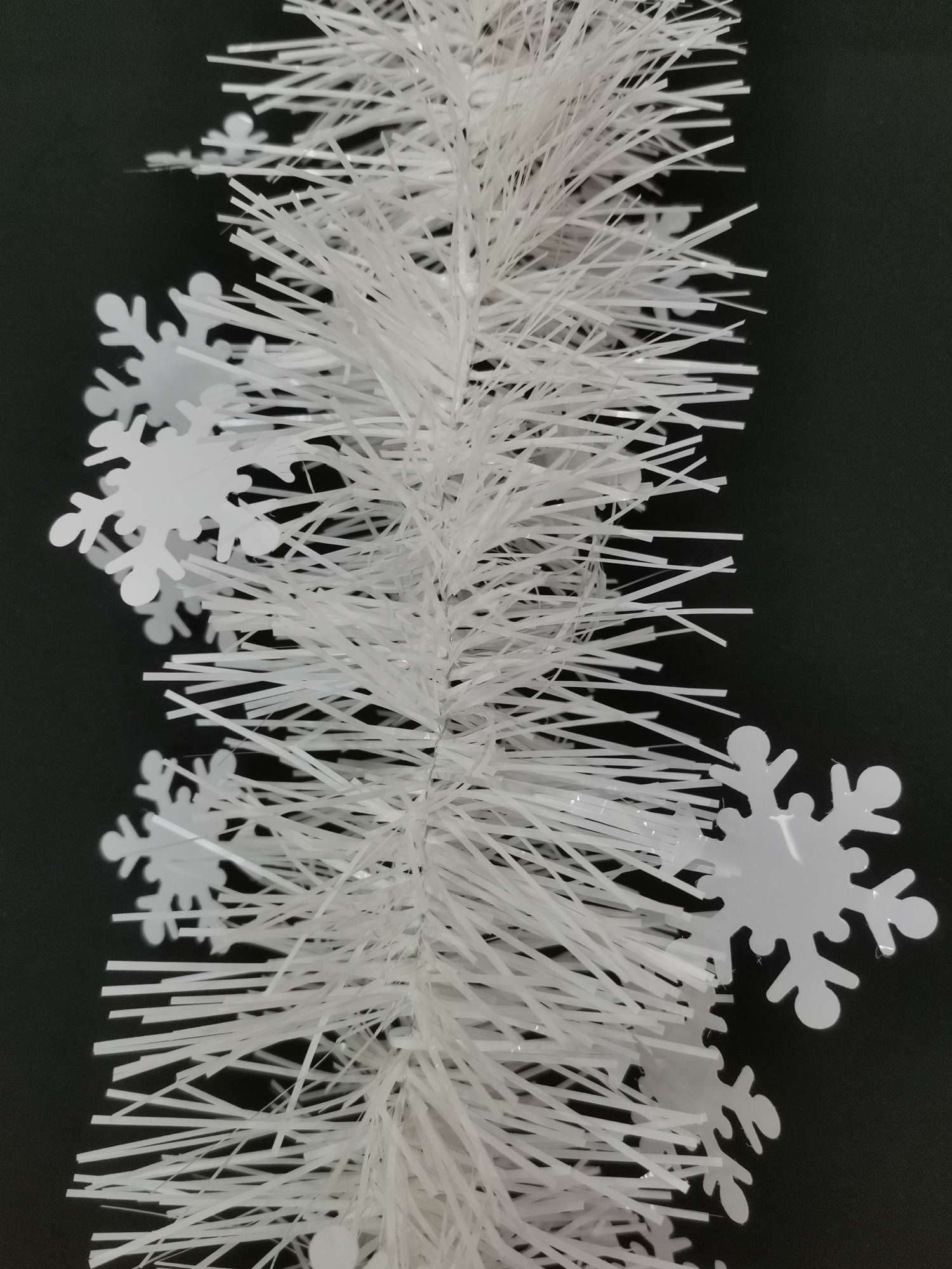 圣诞彩条乳白雪花片节日用品等