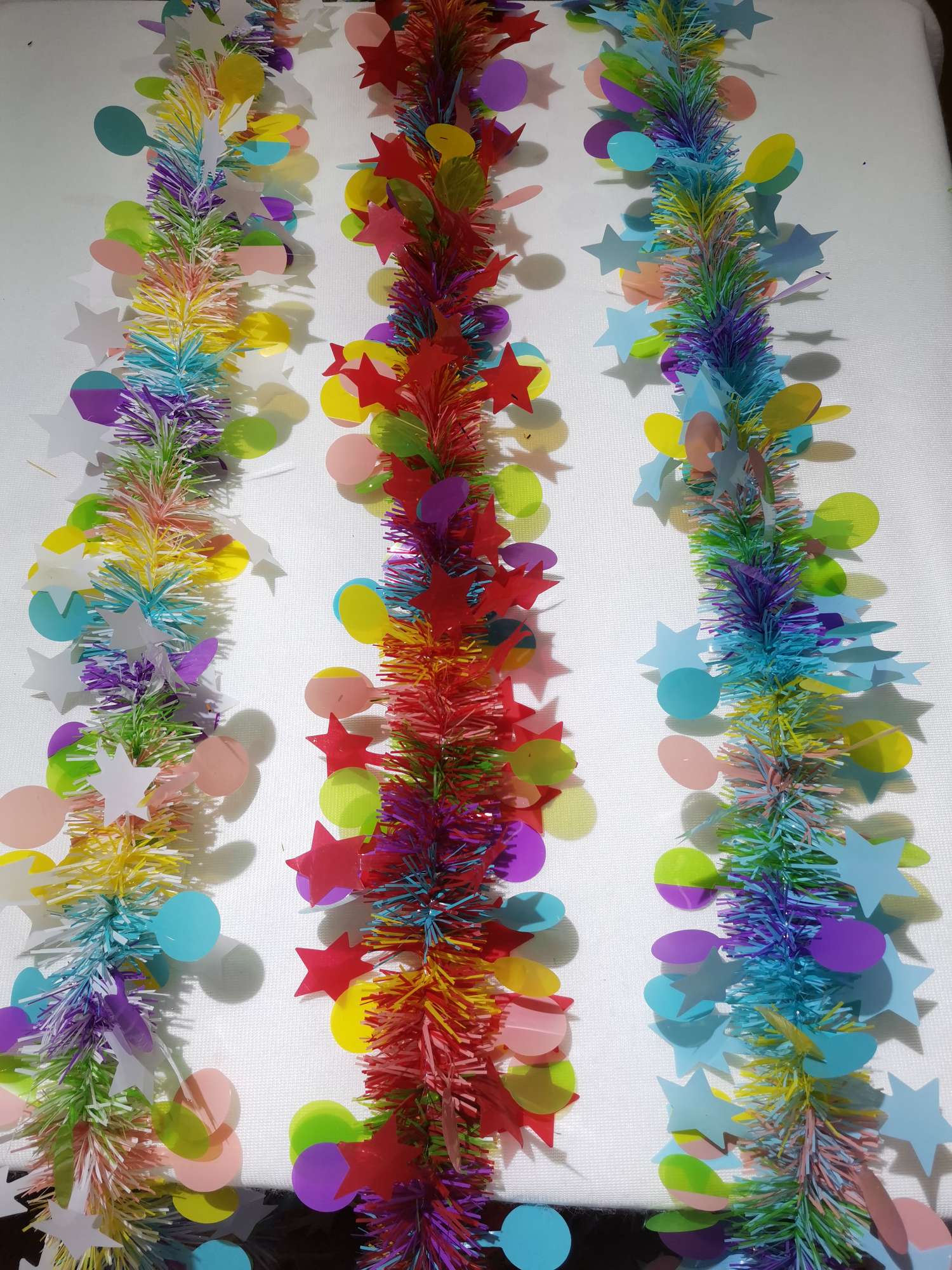 圣诞彩条茜草圆片五星复活节派对生日用品等图