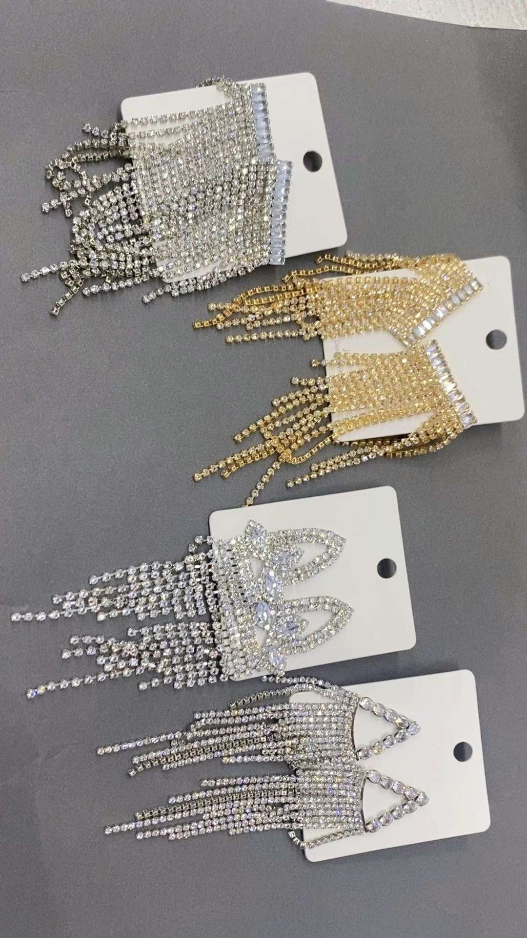 Bare diamond earrings Application Scenario