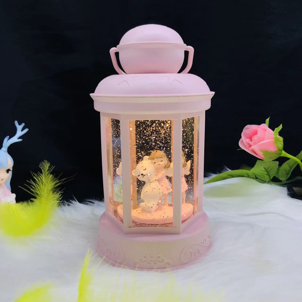 公主风品牌 注水飘雪糖果屋八音盒音乐盒 圣诞装饰品粉色小夜灯少女礼物 型号C2 工艺扇