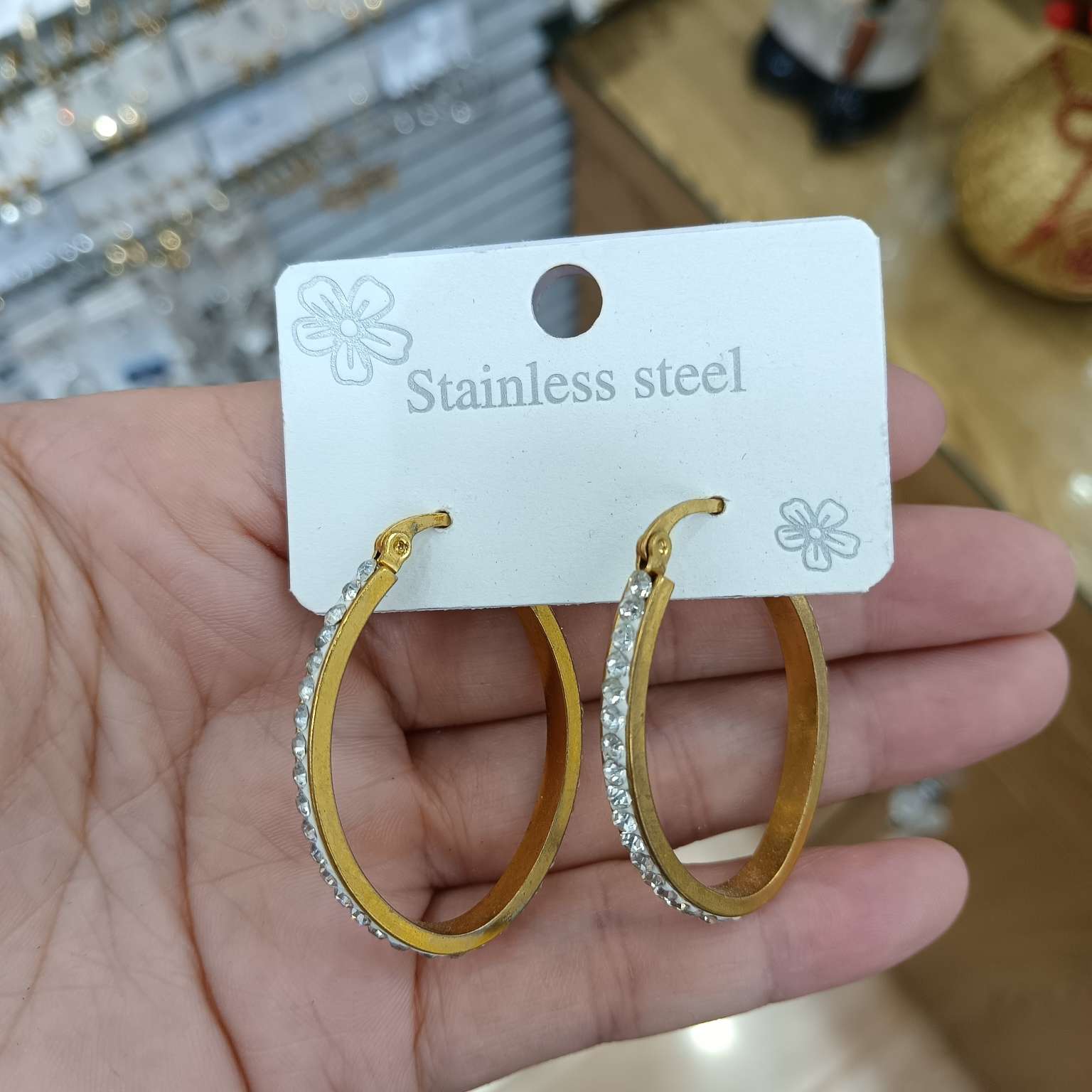 Stainless steel earrings, mud diamond ear rings, diamond earrings Application Scenario
