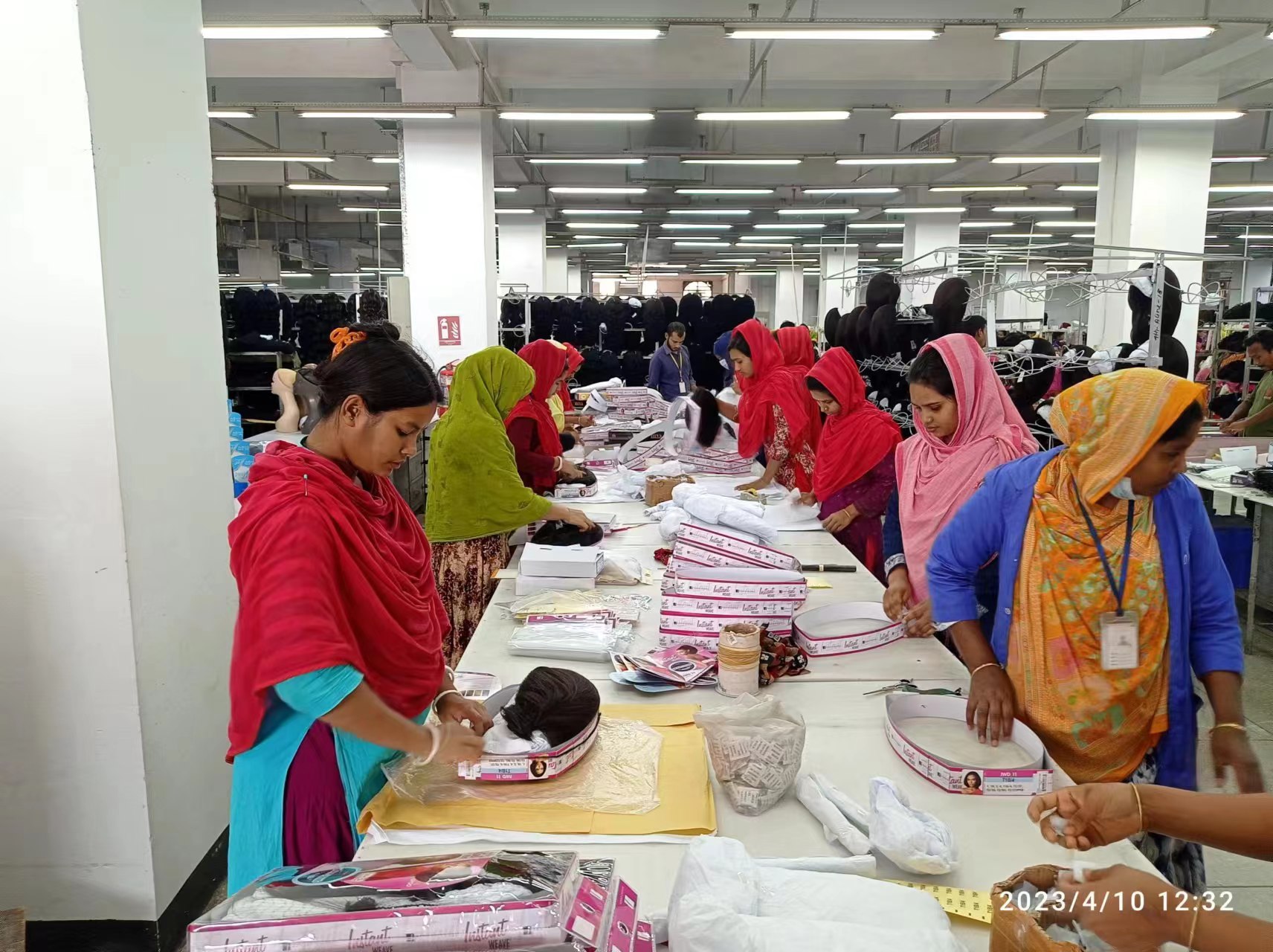 Cross-border European and American new hand-woven high-temperature silk two-strand large braid wig 360 lace wigs vendor Application Scenario