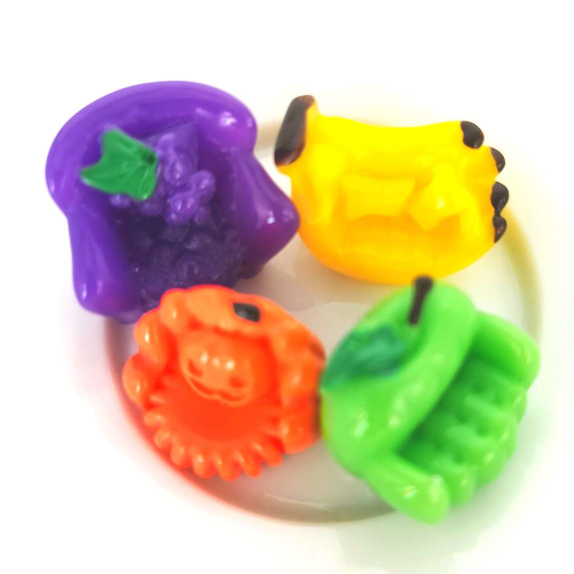 Mini miniature food play fruit sofa, grape, orange, apple, banana pendant, Tietile DIY toy supermarket resin simulation jewelry accessories Specification image