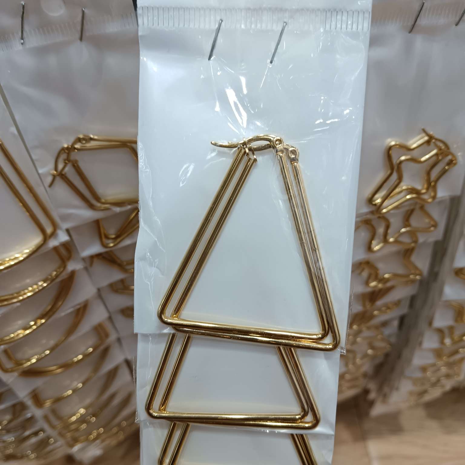 Stainless steel earrings, irregular-shaped ear loops, large earrings, South American bestsellers Application Scenario