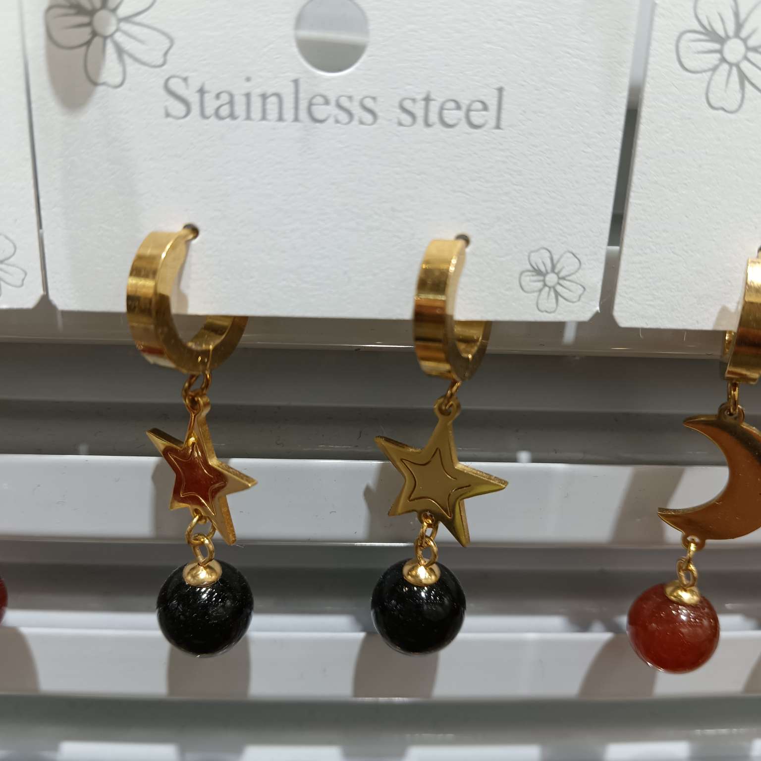 Stainless steel earrings, pendants, earrings, buckles and accessories, earrings details Picture