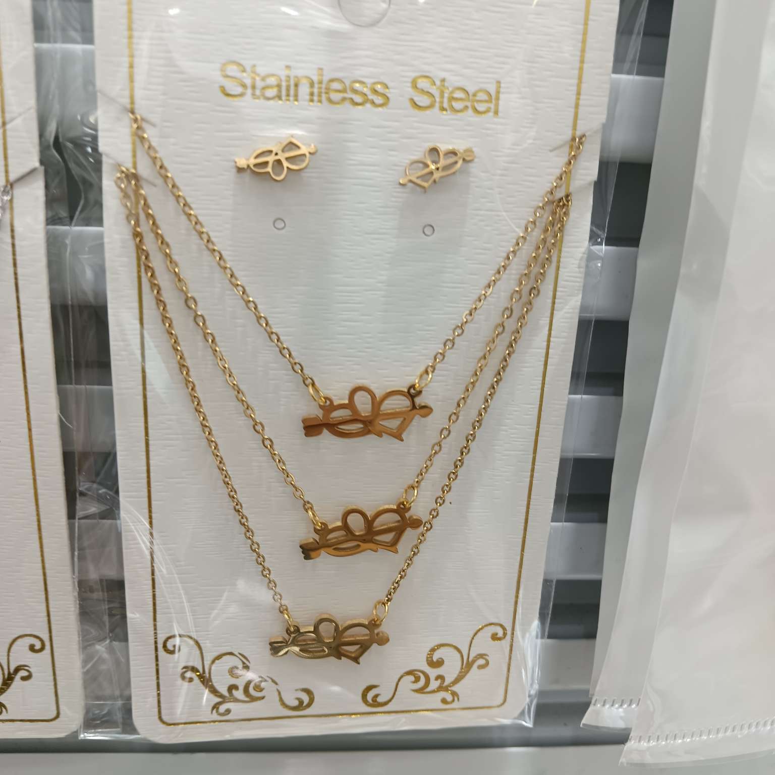 Stainless steel three-layer necklace, heart-shaped necklace, stainless steel fashionable set