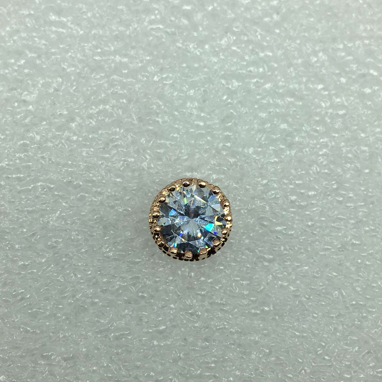 锆石耳钉 皇冠