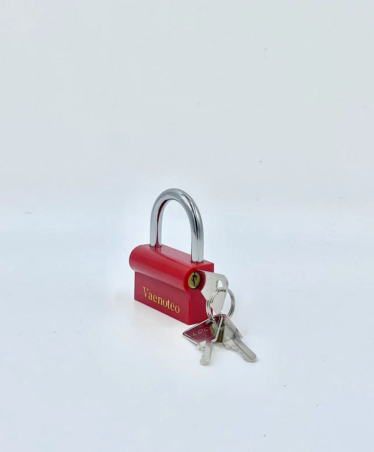 45-55-65-75mm full-size color casing camel lock in a paper box with 3 keys, a best-selling product in Africa. Direct sales from Pujiang factory. Safety gate for construction sites, anti-theft, anti-pry and anti-rust Application Scenario