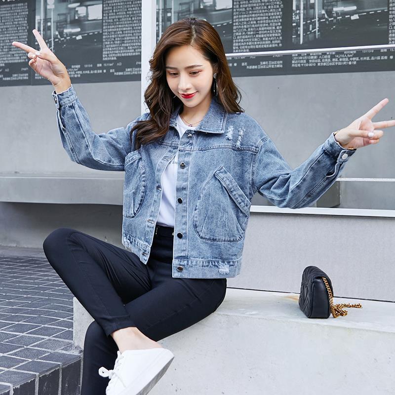 The new 2023 spring denim jacket is a loose, student-style short, slimming and versatile top in the Harajuku style details Picture
