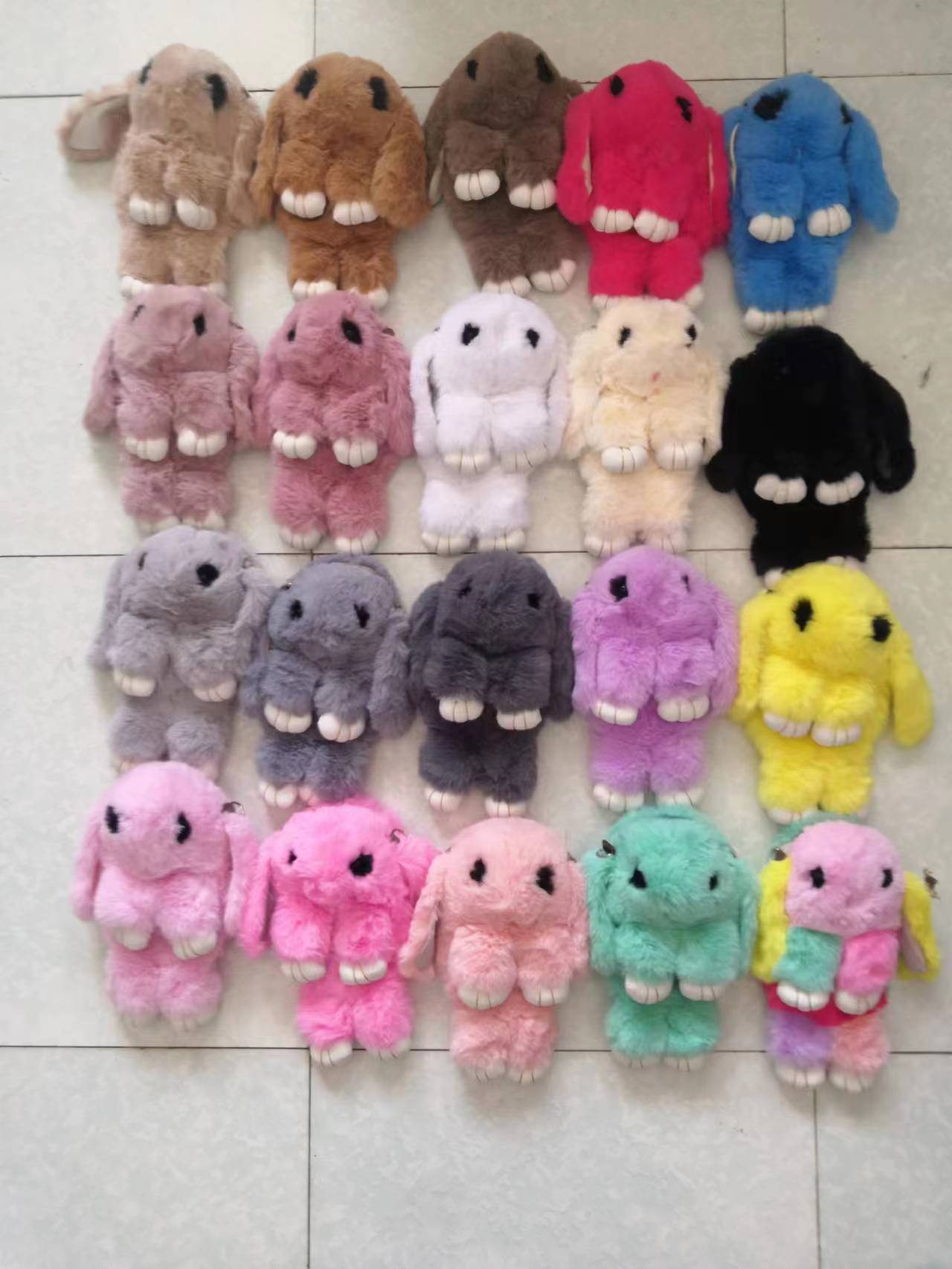 In 2023, we offer wholesale imitation rabbit fur dead rabbit bags, crossbody bags, cute rabbit bags, adorable rabbit bags, student bags, rabbit mobile phone bags. We have exquisite gifts in stock, including pink rabbits and black-eyed rabbits pic 1