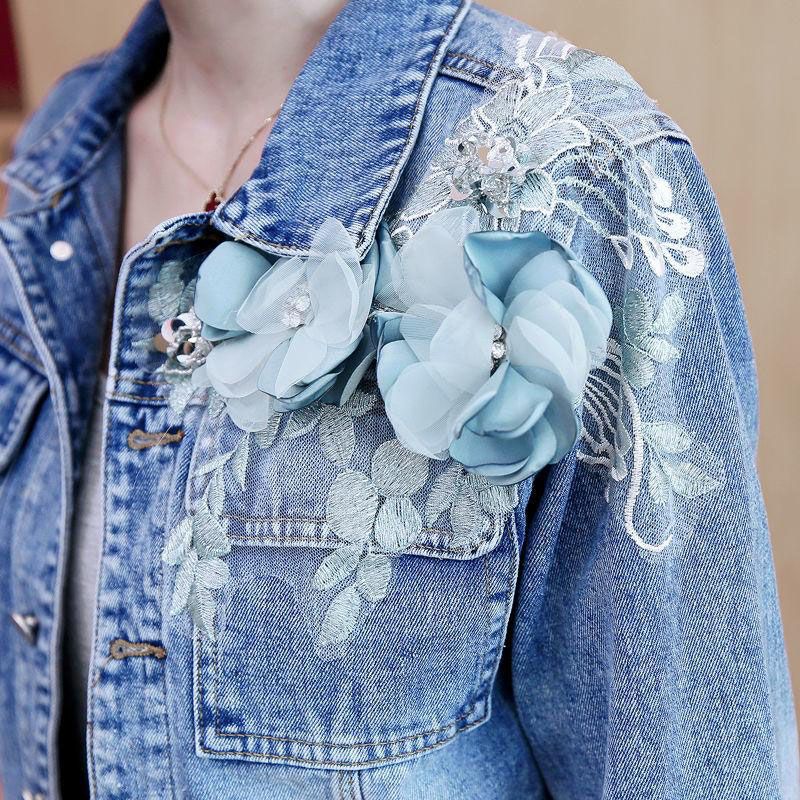Chanel style denim short outerwear for women's autumn 2023 new style, fashionable denim mini jacket for slimming girls detail image 8