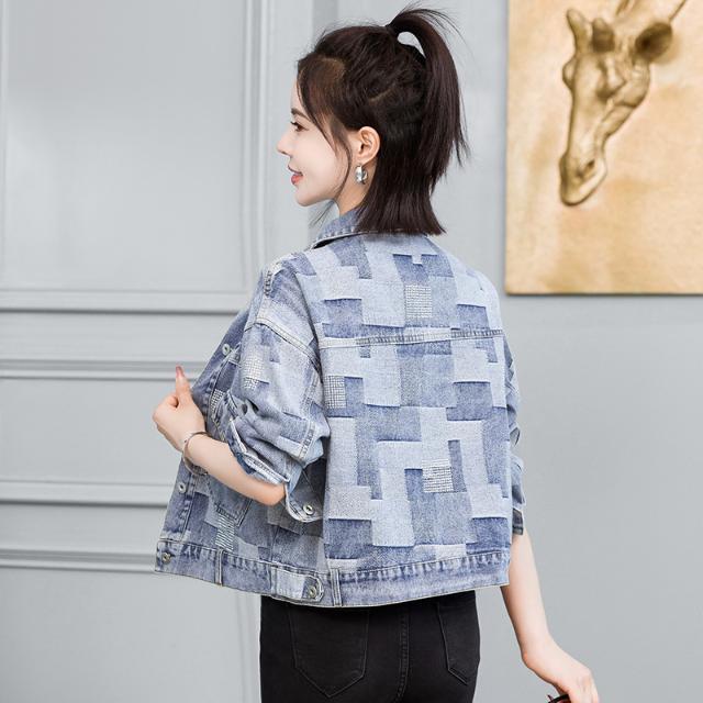 Spring and autumn new Korean-style fashionable checked denim jacket for women, a short denim jacket with a design sense Application Scenario