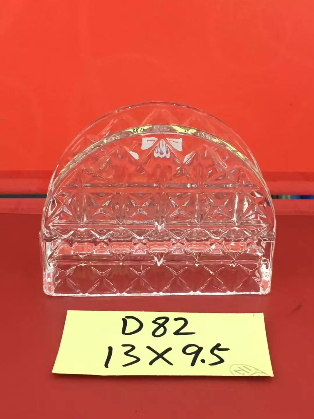A glass arc-shaped tissue holder for home decoration and display Specification image