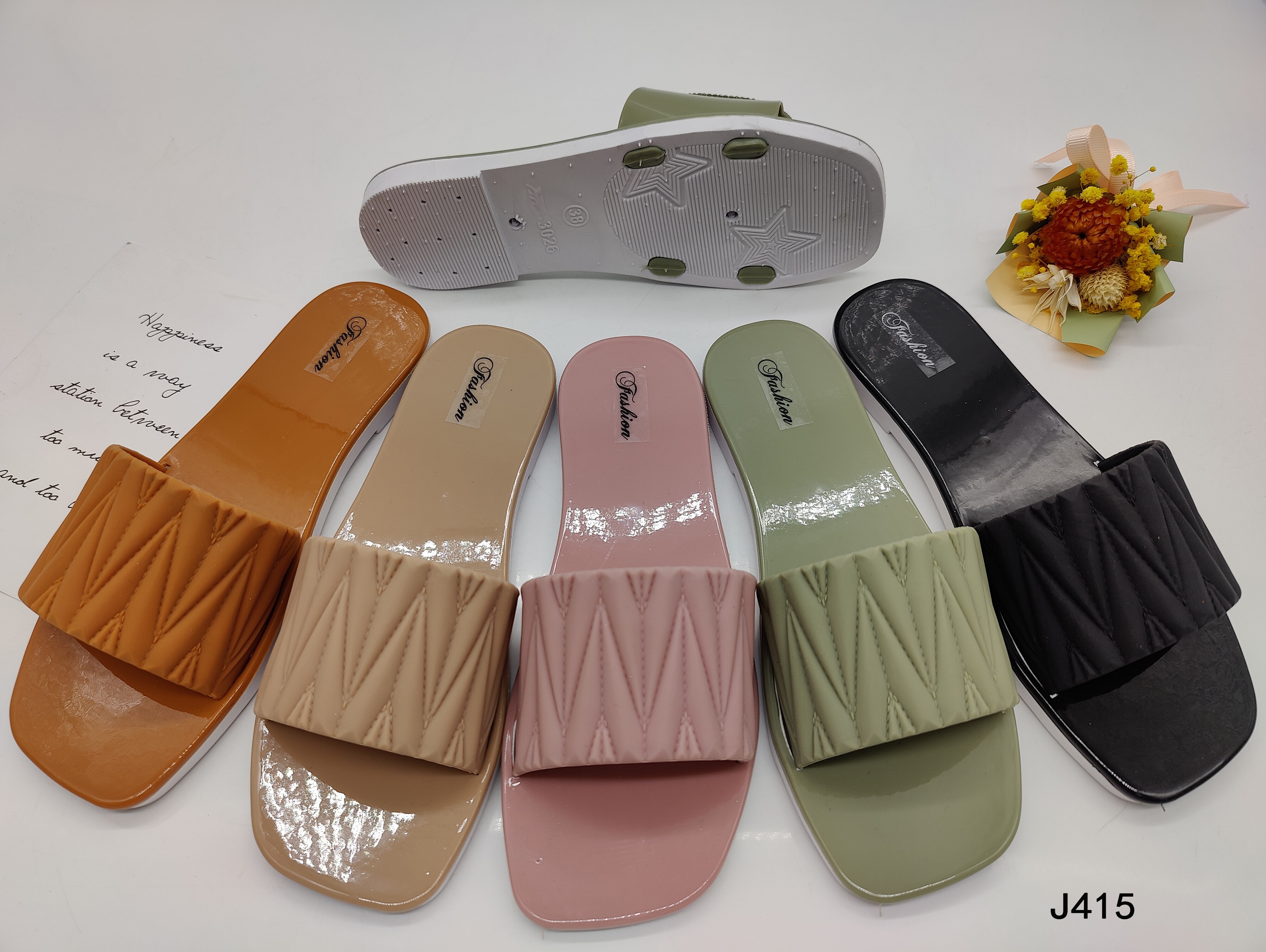 跨境新款休闲舒适夏季韩版平底大码女凉拖外贸一字外穿拖鞋