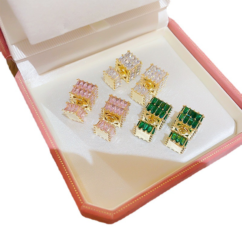French crystal zircon water cube pair of small and exquisite stud earrings, Instagnetiz-popular Japanese and Korean versatile silver needle earrings Application Scenario