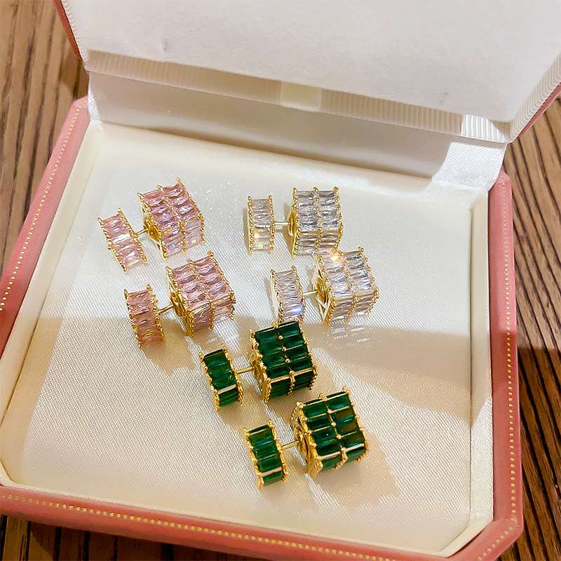French crystal zircon water cube pair of small and exquisite stud earrings, Instagnetiz-popular Japanese and Korean versatile silver needle earrings