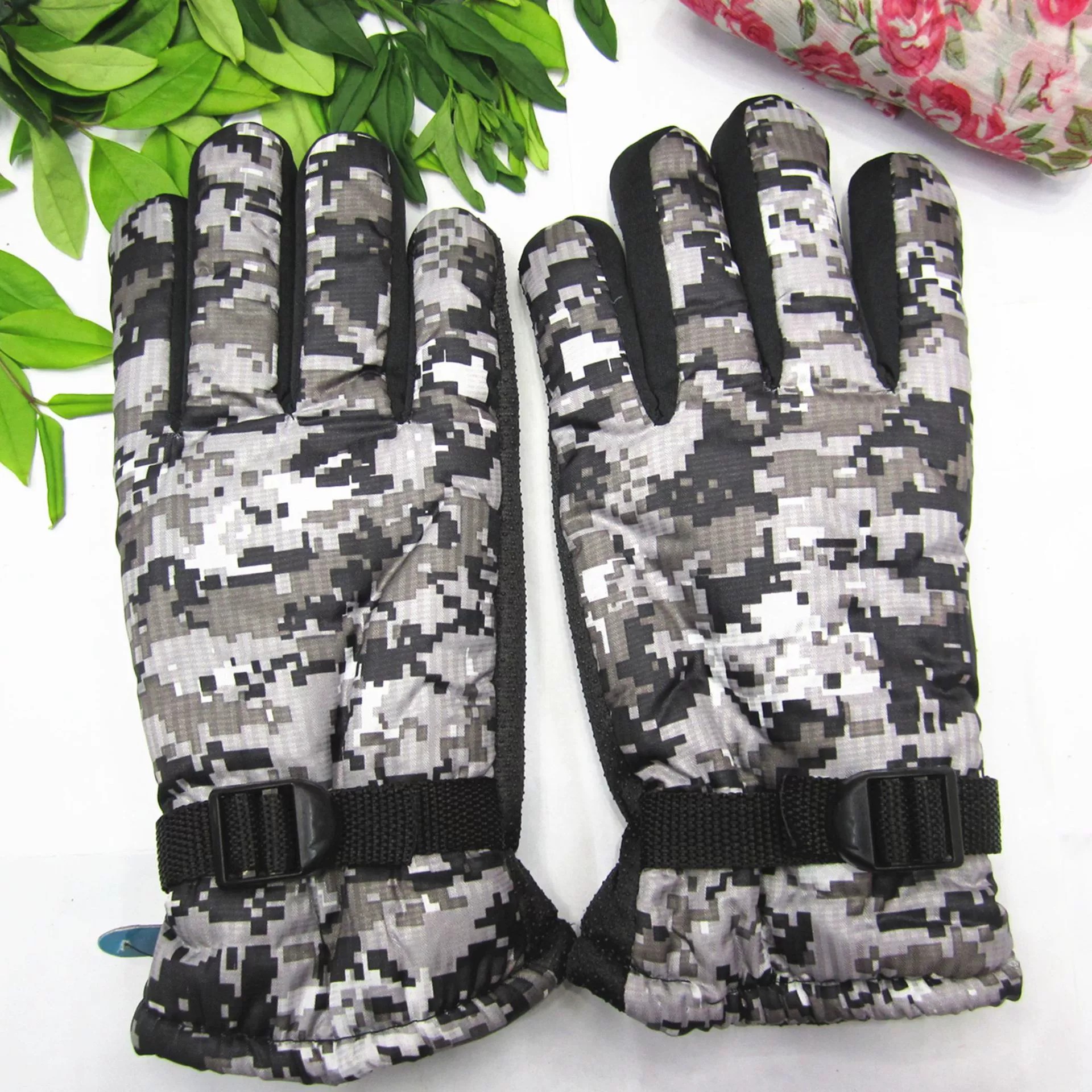 Cross-border factory direct sales, 2-cotton full store running around, street stall warm adult gloves, cycling inventory, casual gloves, fleece thickened windproof outdoor sports gloves, morning market street stall goods wholesale pic 16