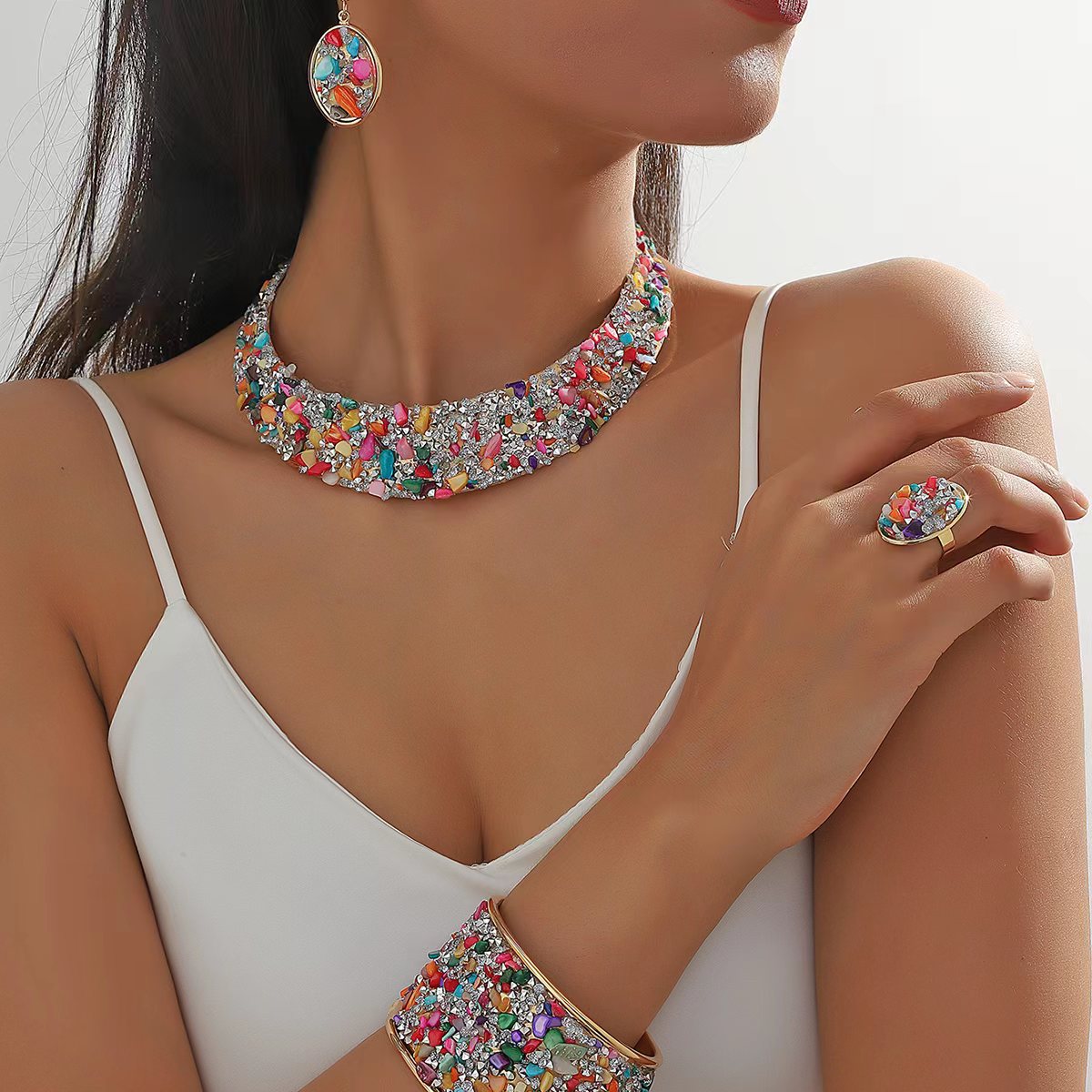 Cross-border Amazon Shein Pinduoduo Overseas Edition Best-selling European and American fashion trend, Bohemian style electroplated women's metal collar and neck set with raw stone and diamond inlays details Picture