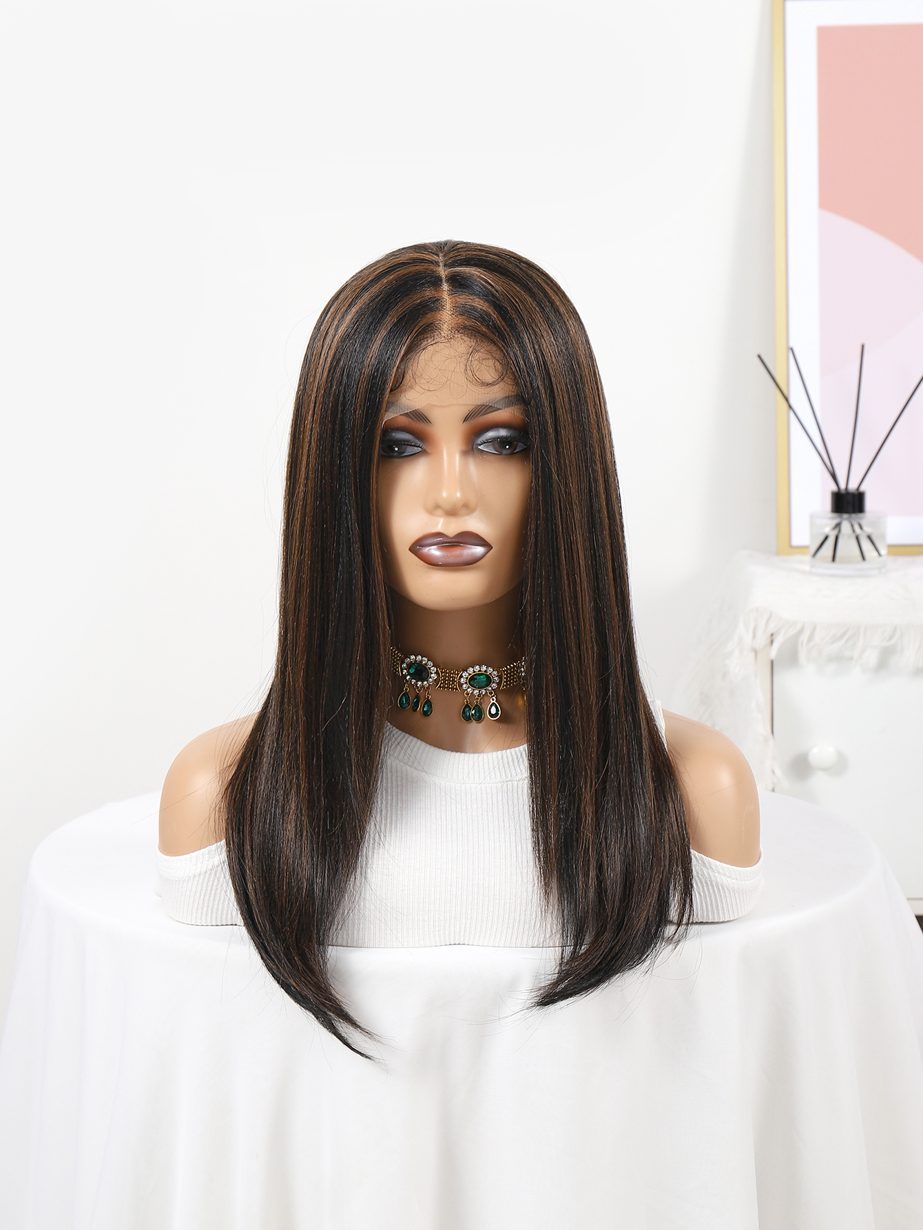 Cross-border trade bestseller fashion wig: Lace long straight wig with super large hand hook area hair wigs details Picture