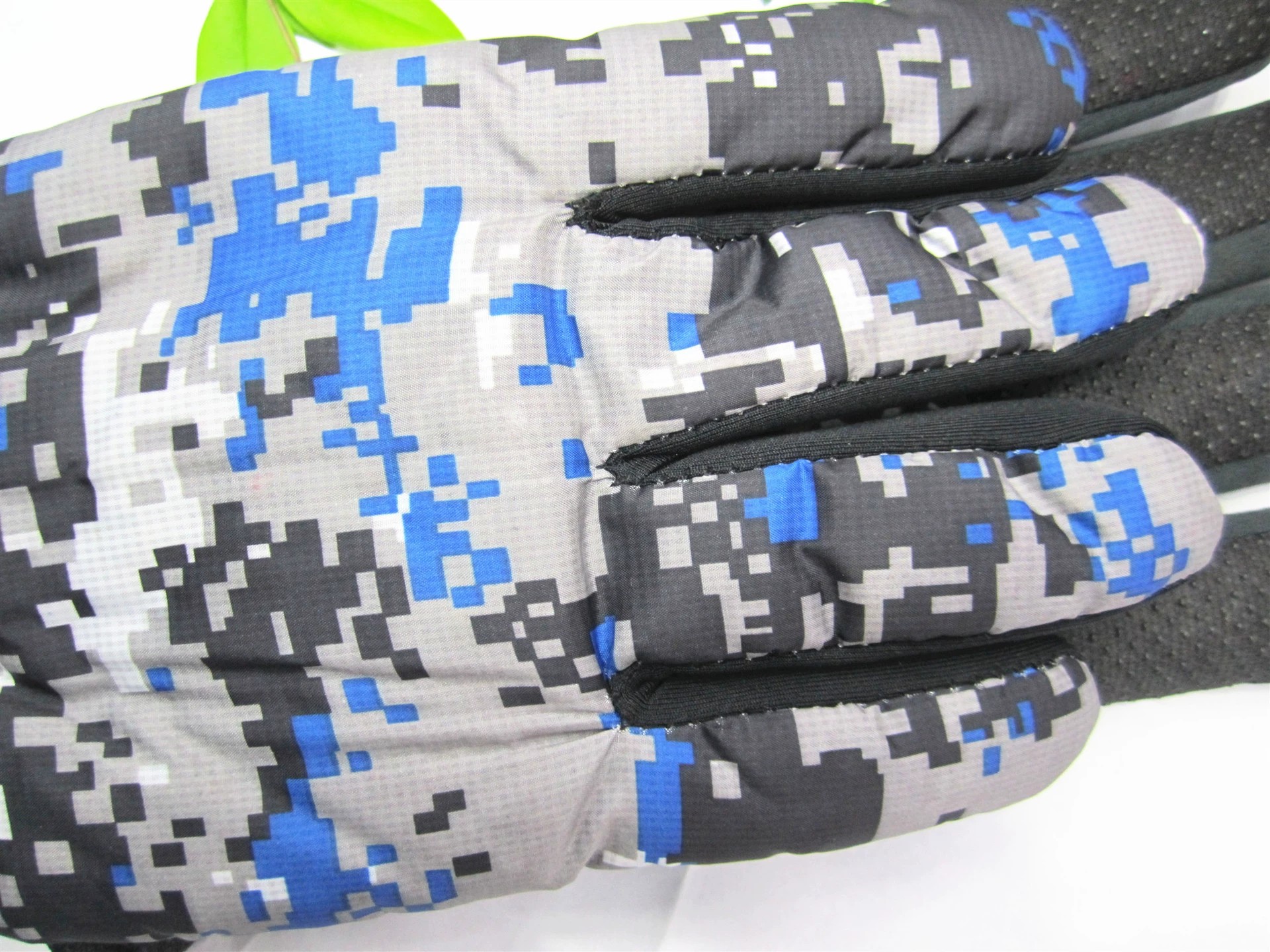 Cross-border factory direct sales, 2-cotton full store running around, street stall warm adult gloves, cycling inventory, casual gloves, fleece thickened windproof outdoor sports gloves, morning market street stall goods wholesale pic 8