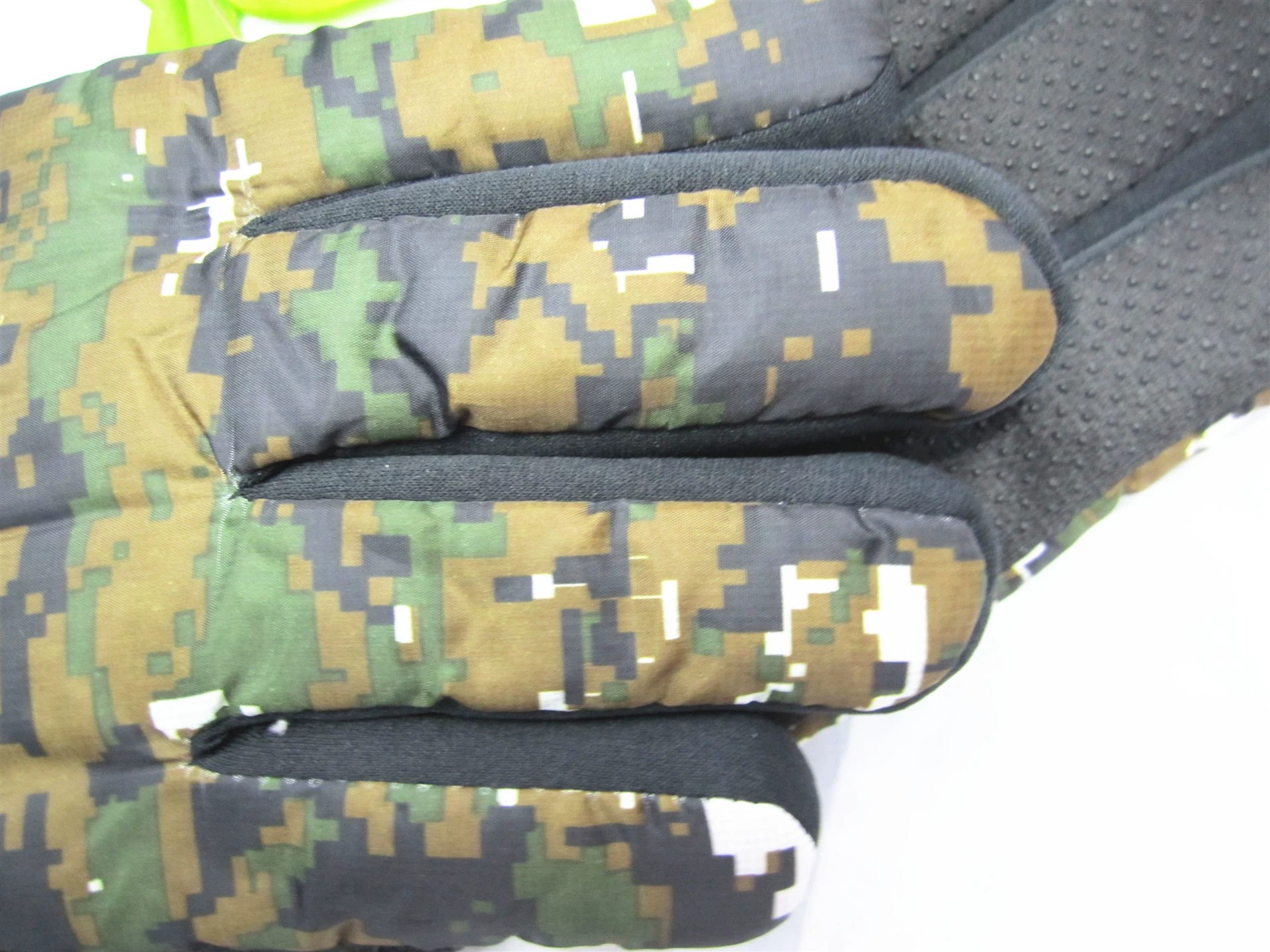 Cross-border factory direct sales, 2-cotton full store running around, street stall warm adult gloves, cycling inventory, casual gloves, fleece thickened windproof outdoor sports gloves, morning market street stall goods wholesale pic 12