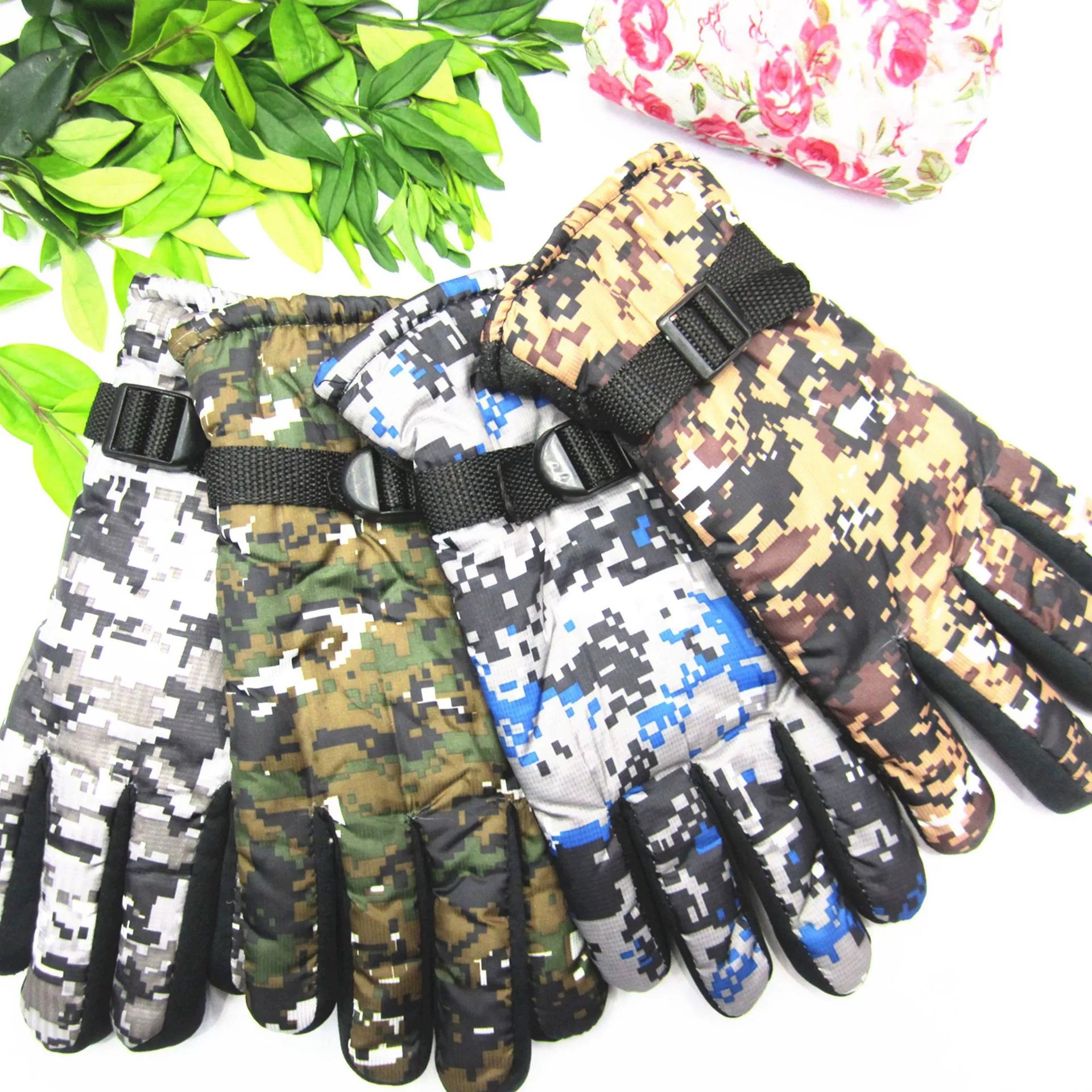 Cross-border factory direct sales, 2-cotton full store running around, street stall warm adult gloves, cycling inventory, casual gloves, fleece thickened windproof outdoor sports gloves, morning market street stall goods wholesale