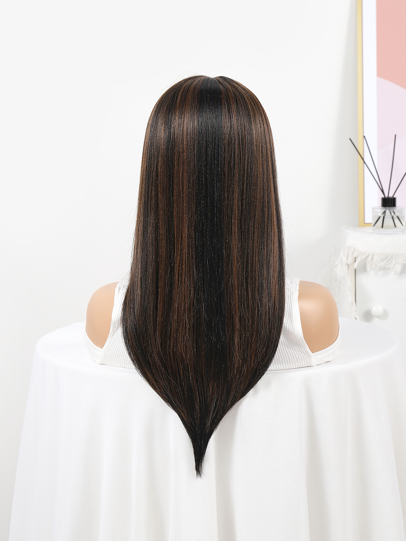 Cross-border trade bestseller fashion wig: Lace long straight wig with super large hand hook area hair wigs Item Picture