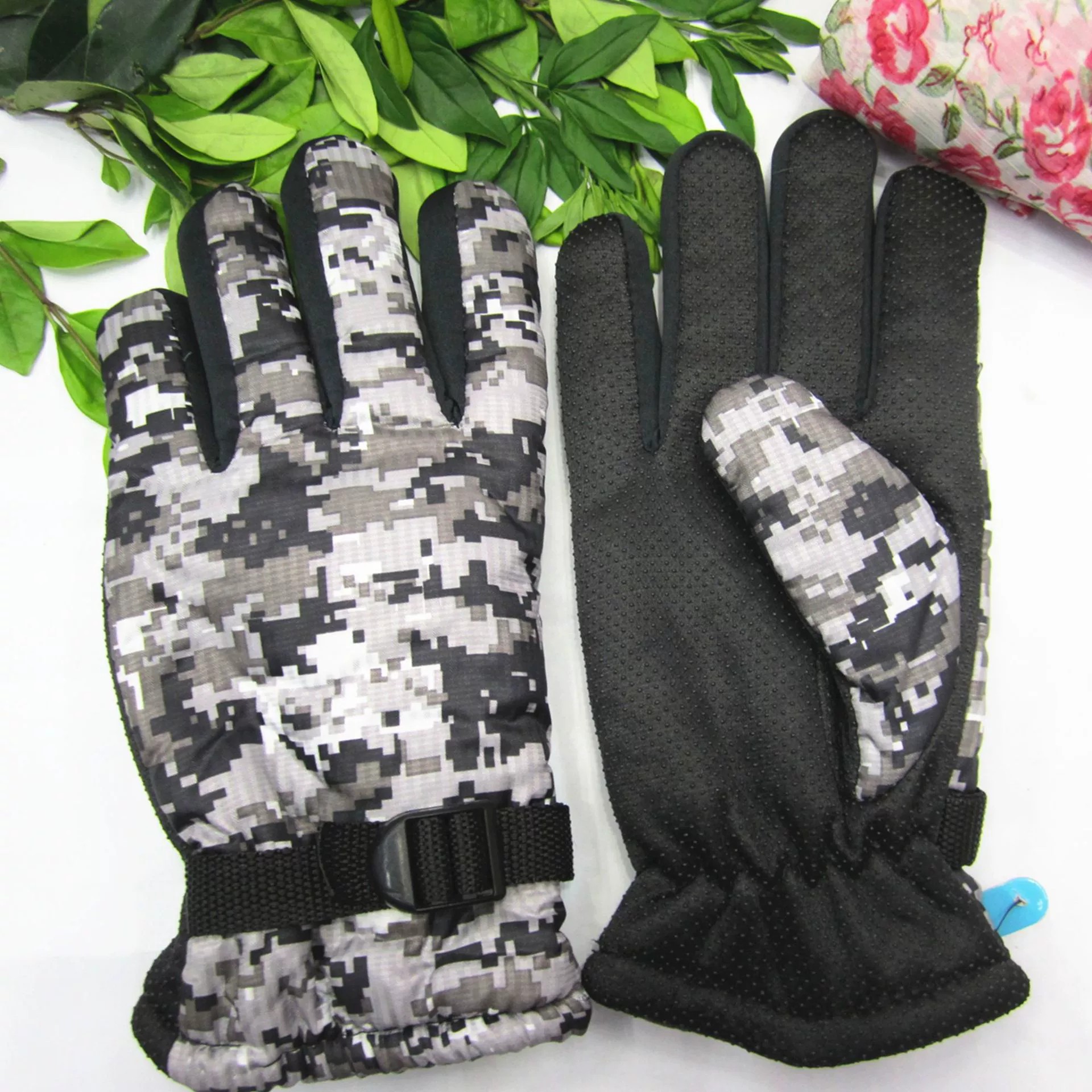 Cross-border factory direct sales, 2-cotton full store running around, street stall warm adult gloves, cycling inventory, casual gloves, fleece thickened windproof outdoor sports gloves, morning market street stall goods wholesale pic 10