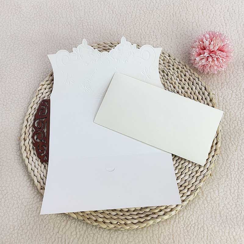 Foreign Trade Custom Africa Middle East Long Elegant Love Small Wooden Chip Pattern Gold Hollowing Wooden Wedding Invitation Business Invitation Birthday Invitation Banquet Greeting Card Manufacturers Direct Wholesale details Picture