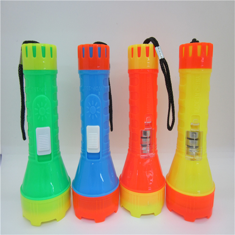 塑料手电筒 发光玩具 方便携带挂绳可换电子 批发实用小礼品 高高电子 义乌国际商贸城一区E1-2963详情图1