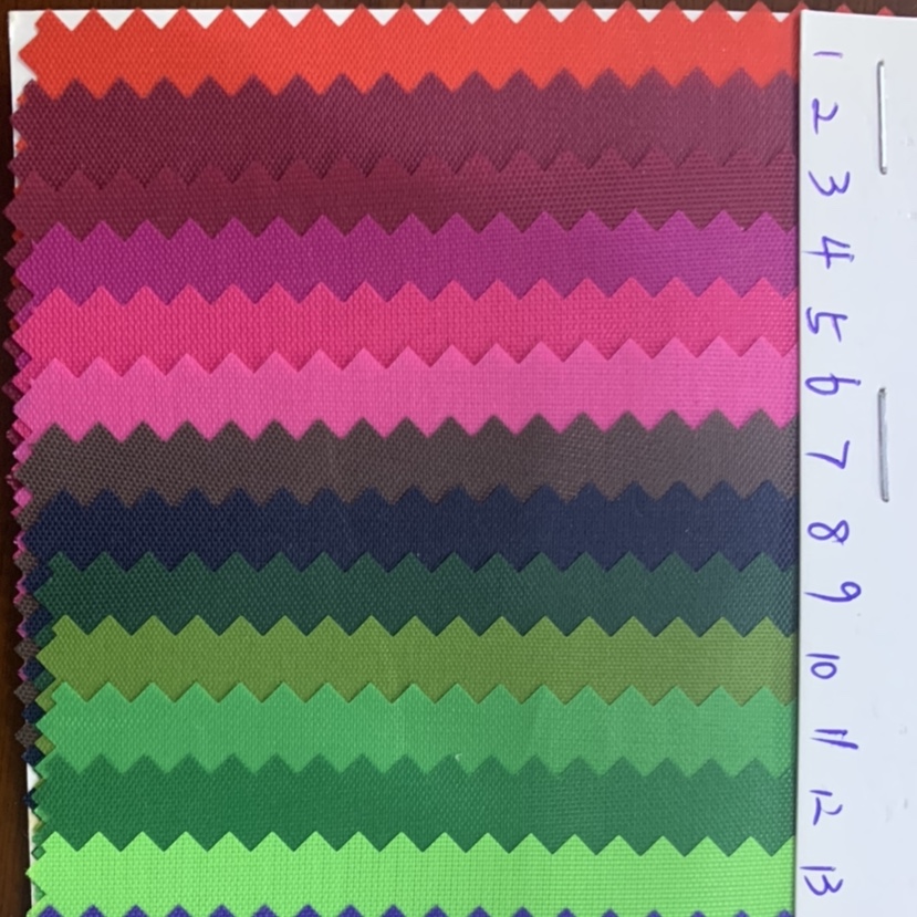 Factory direct sales of the best-selling new Oxford fabric No. 7, brown and black mesh pattern. Large stock of high, medium and low-end bags, sofas, shoes and fabrics Application Scenario