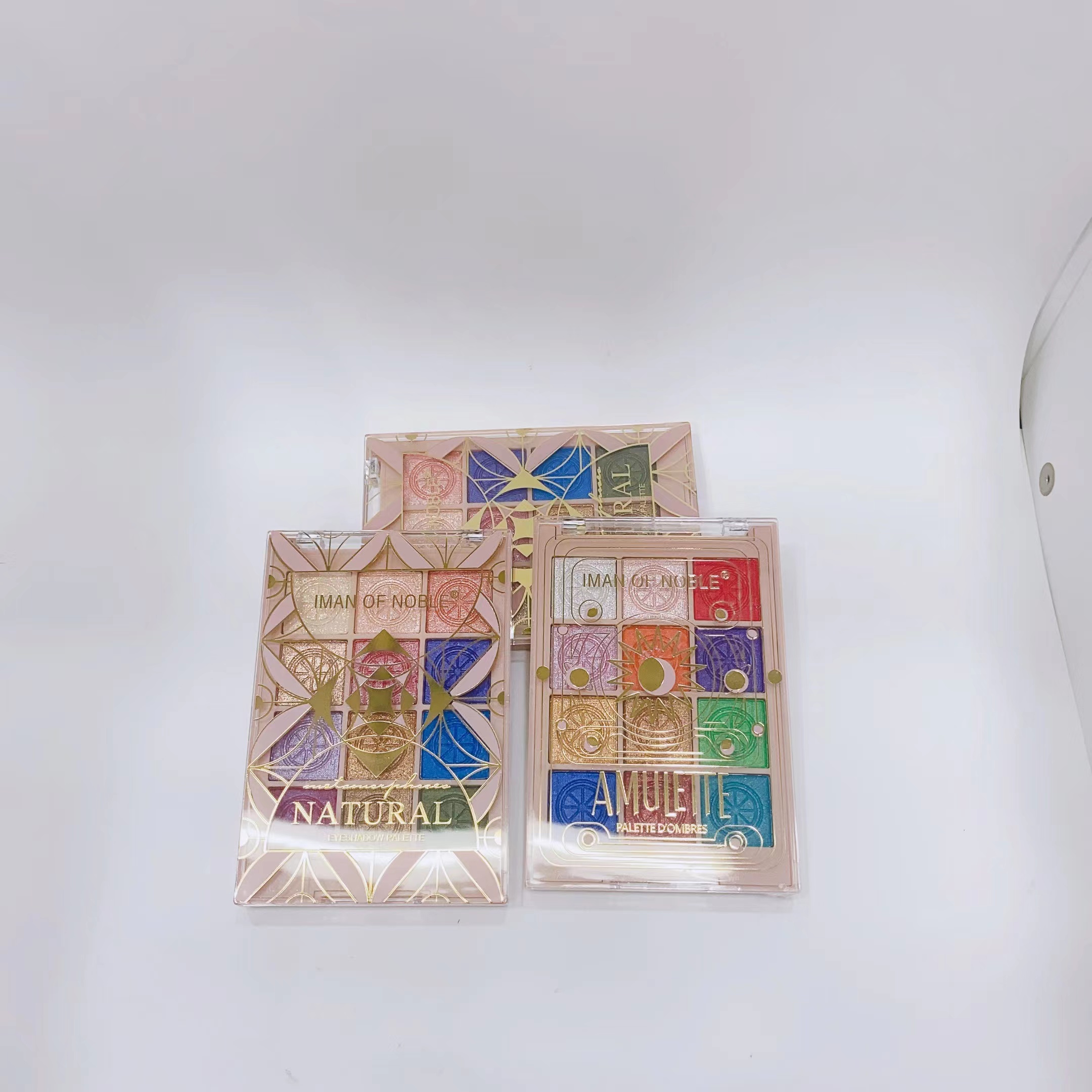 IMAN OFNOBLE新款AB款十二色眼影质地软糯不飞粉夏天眼影玩色彩妆详情5