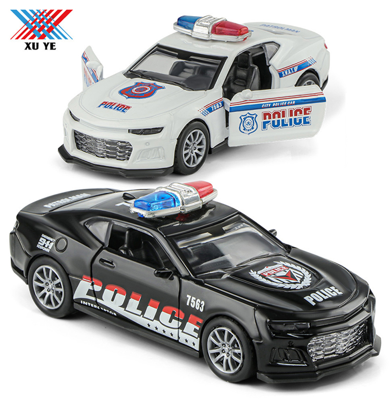 1:32 alloy toy, a must-have gift for boys, a collectible car and police car model Item Picture