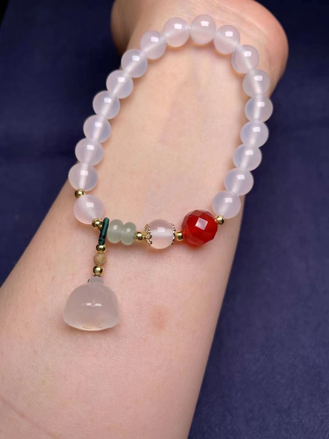 Lychee frozen white agate hand beads come in a variety of styles, are popular bestsellers and summer new products details Picture