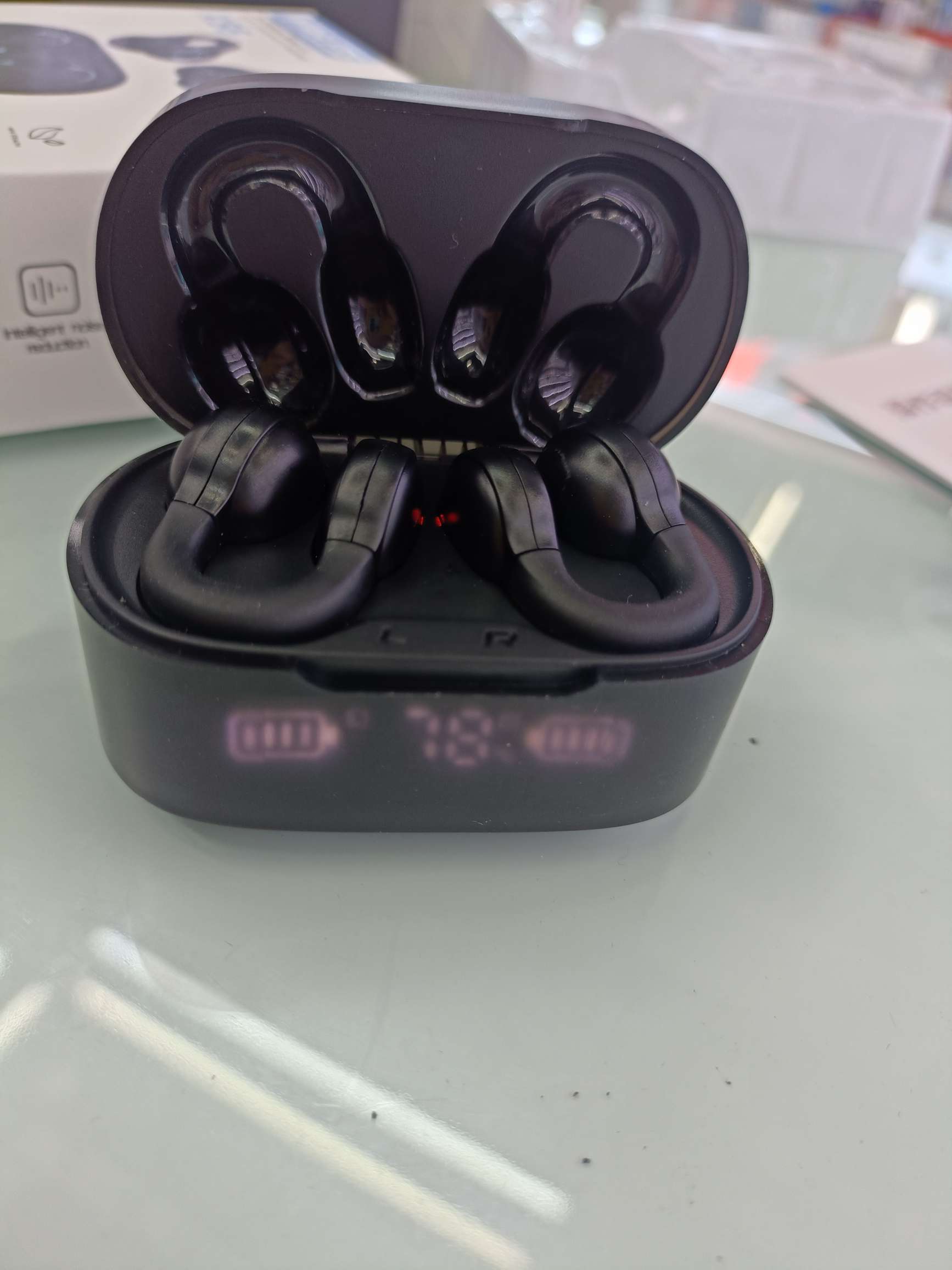 蓝牙耳机实物图