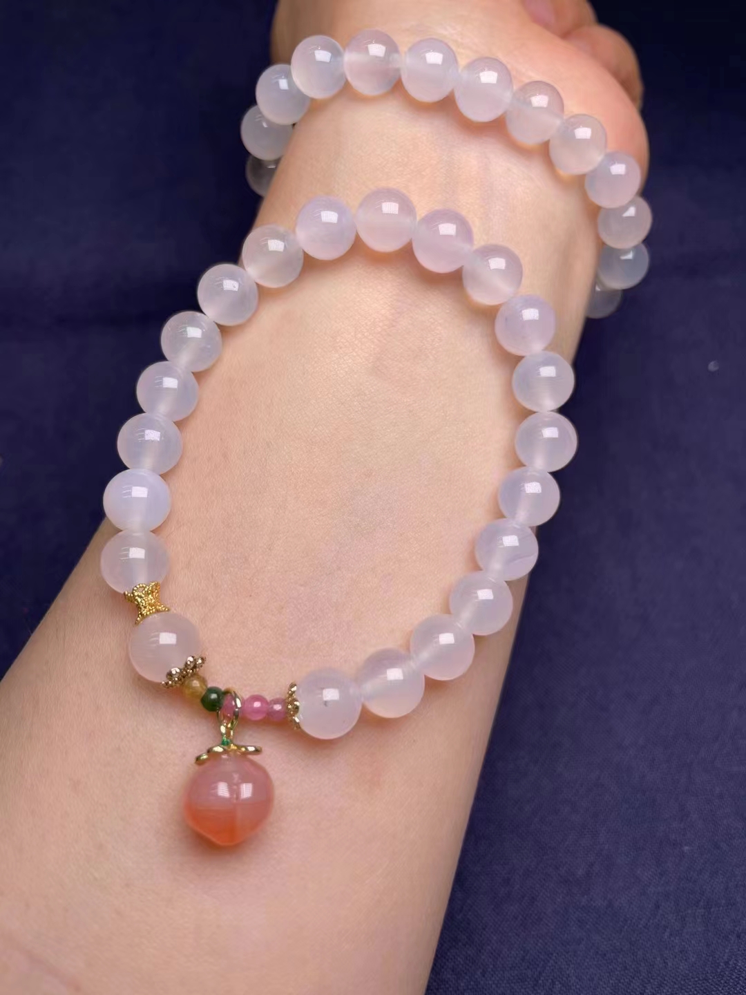 Lychee frozen white agate hand beads come in a variety of styles, are popular bestsellers and summer new products Application Scenario